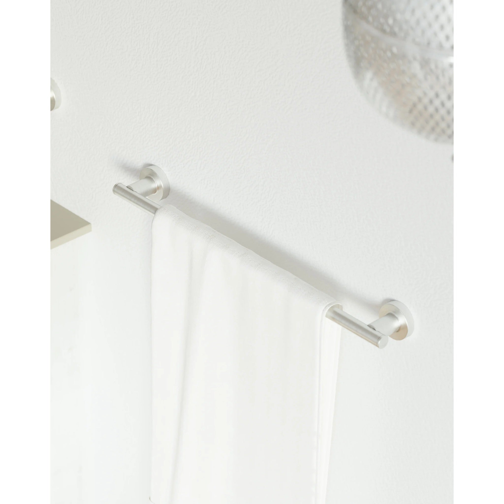 Sonia Bath Fırçalanmış Nikel Havlu Askısı – 50 cm Zarafet