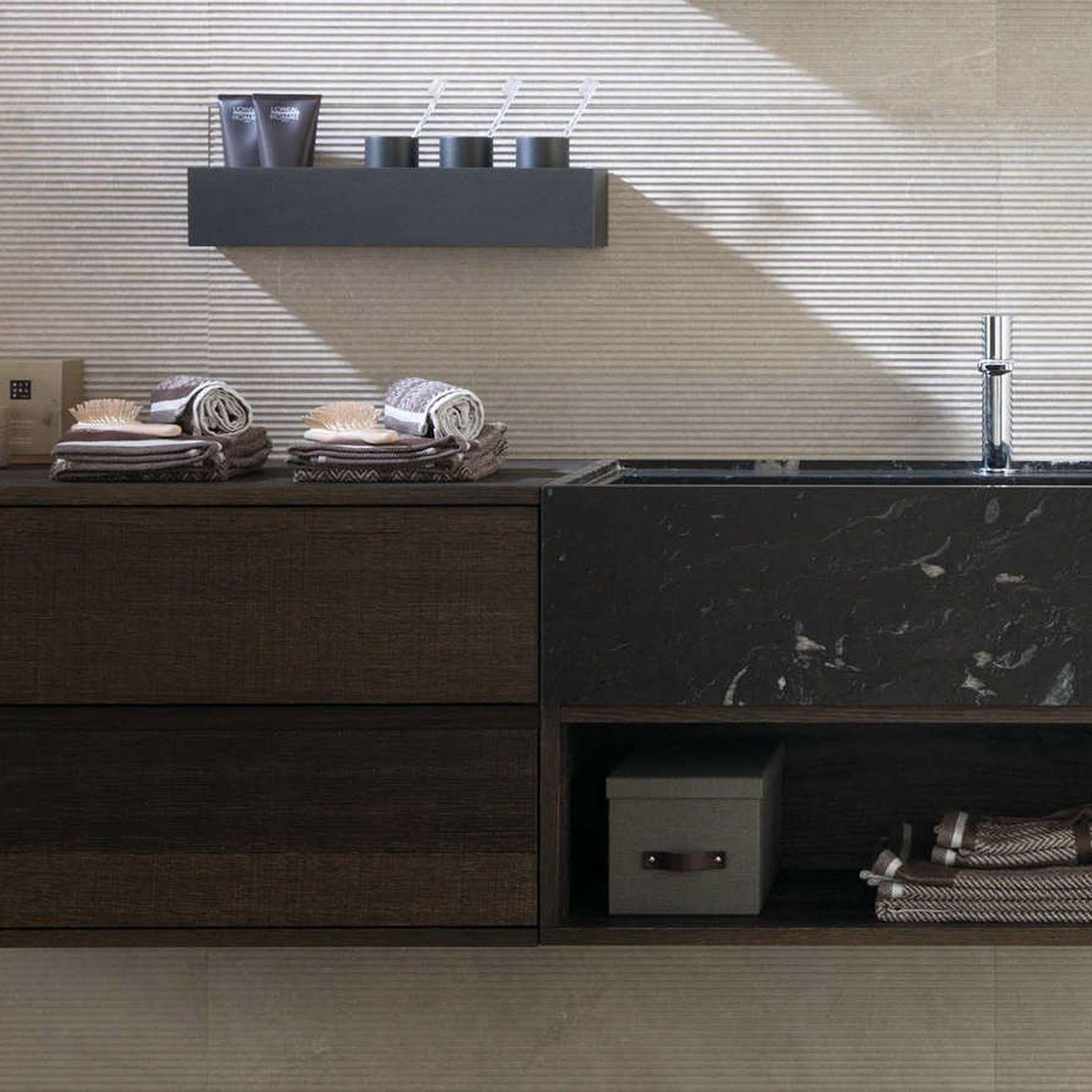 GAMA Decor Icon: Doğal Meşe Kaplama Banyo Mobilyası