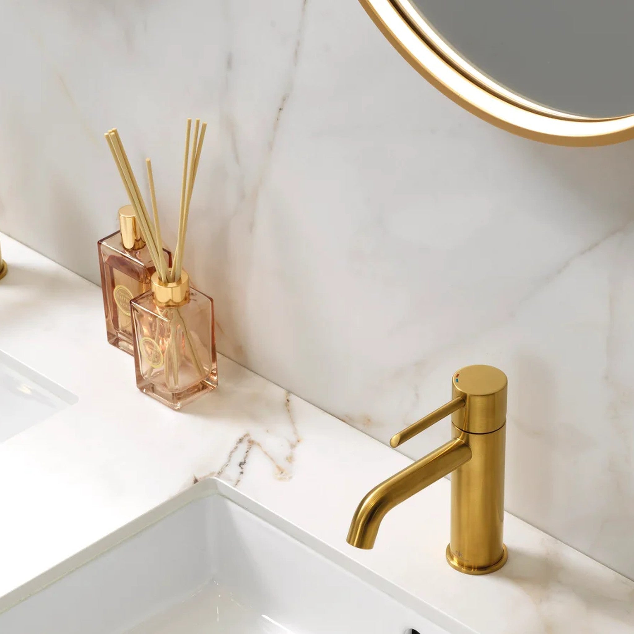GAMA Decor Symphony: Bakır Detaylı Lüks Banyo Mobilyası