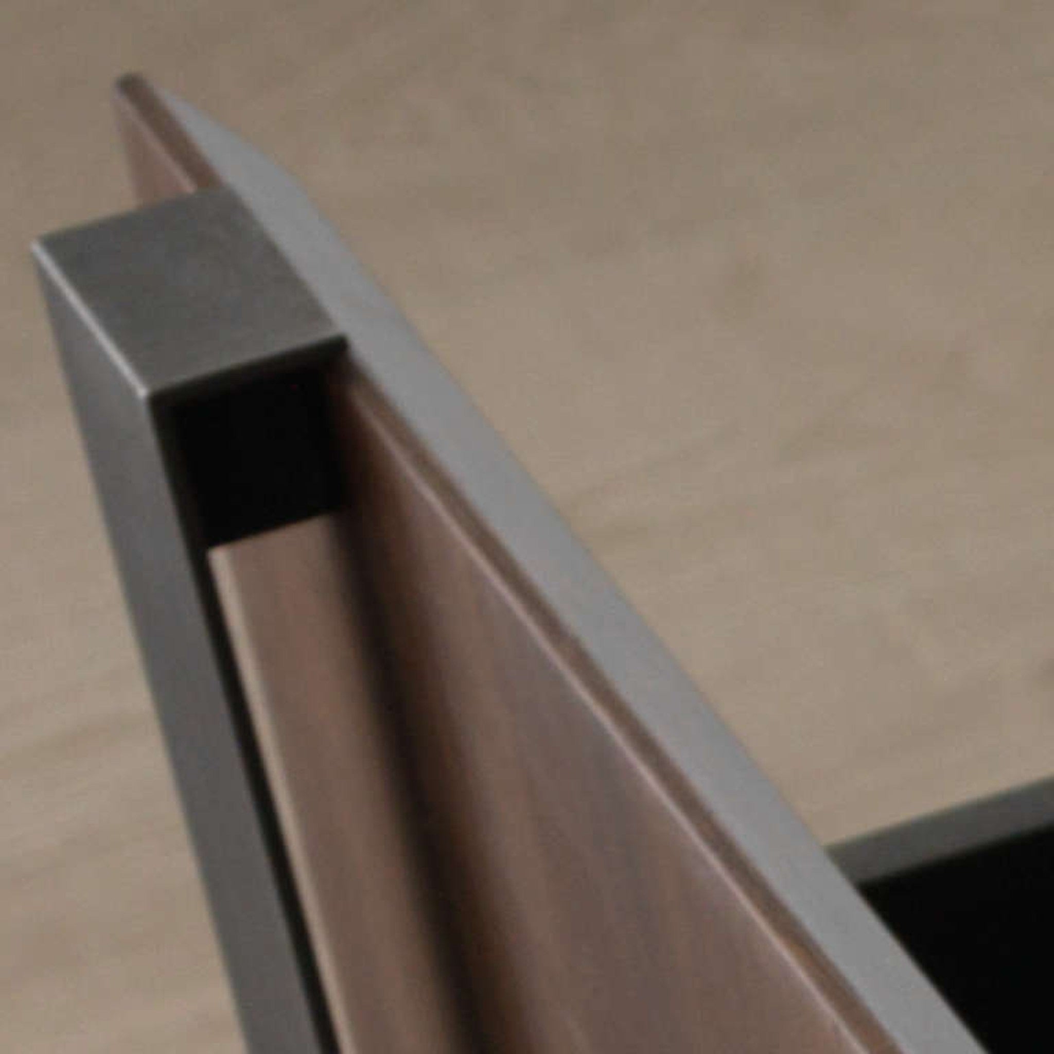 GAMA Decor Leaf Lüks Banyo Mobilyası: Saf Form, Derin Kontrast