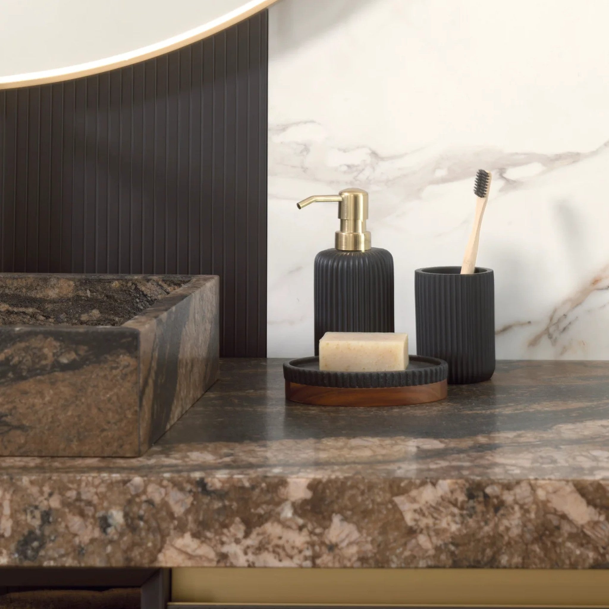GAMA Decor Onda Onix: Oluklu Cepheli Lüks Banyo Mobilyası