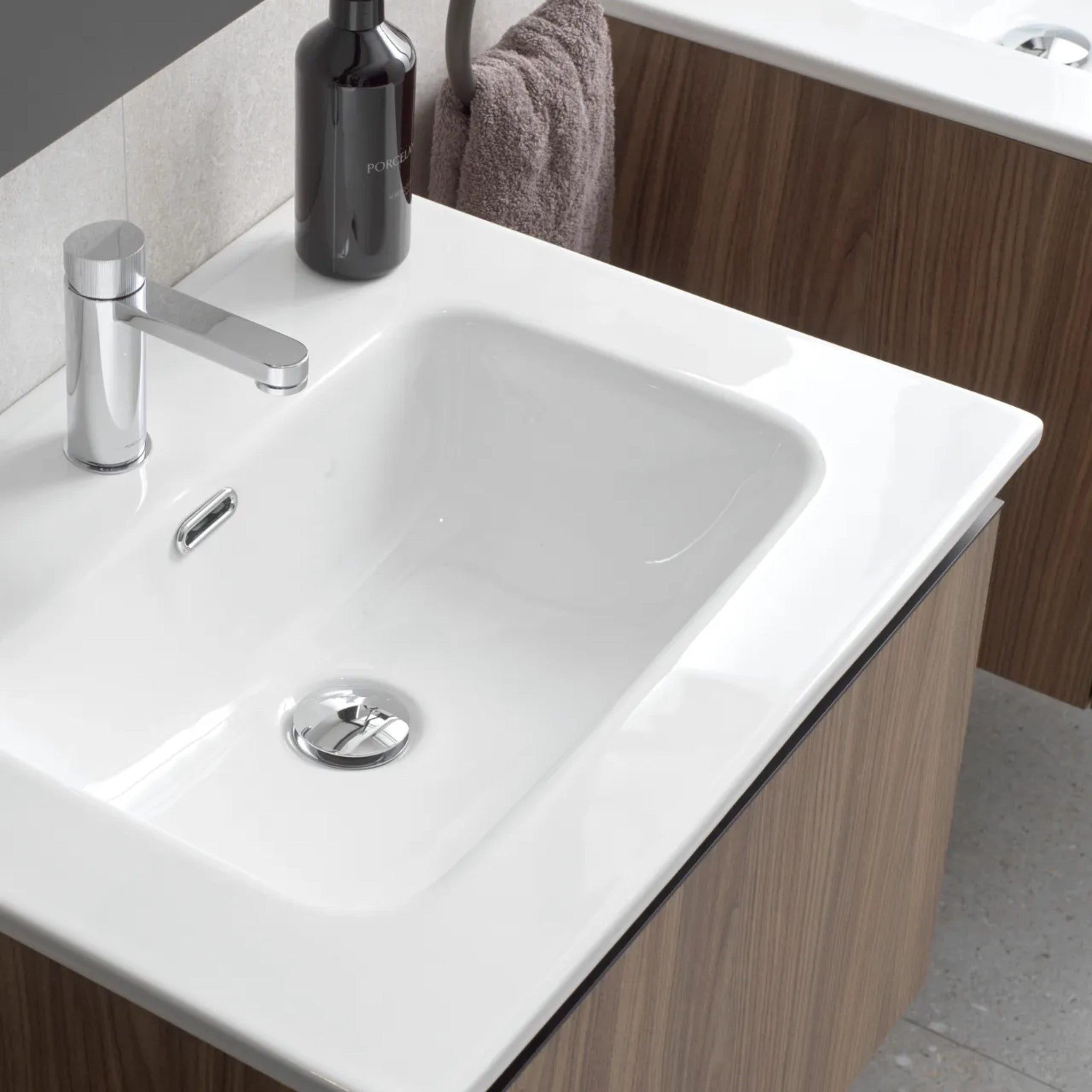 GAMA Decor Mega Banyo Mobilyası: Saf Çizgiler, Geniş Hacim