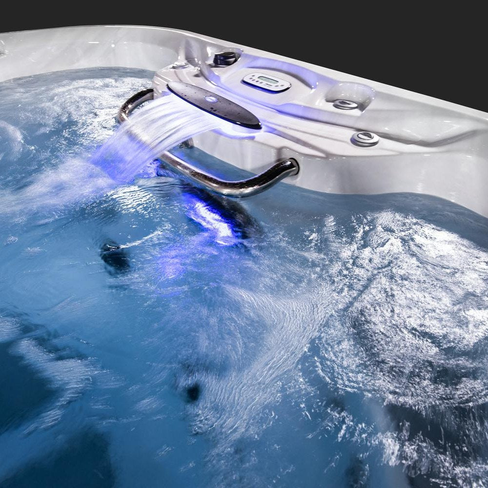 Jacuzzi J-14 PowerPro® | Lüks Yüzme Havuzu ve Spa Deneyimi