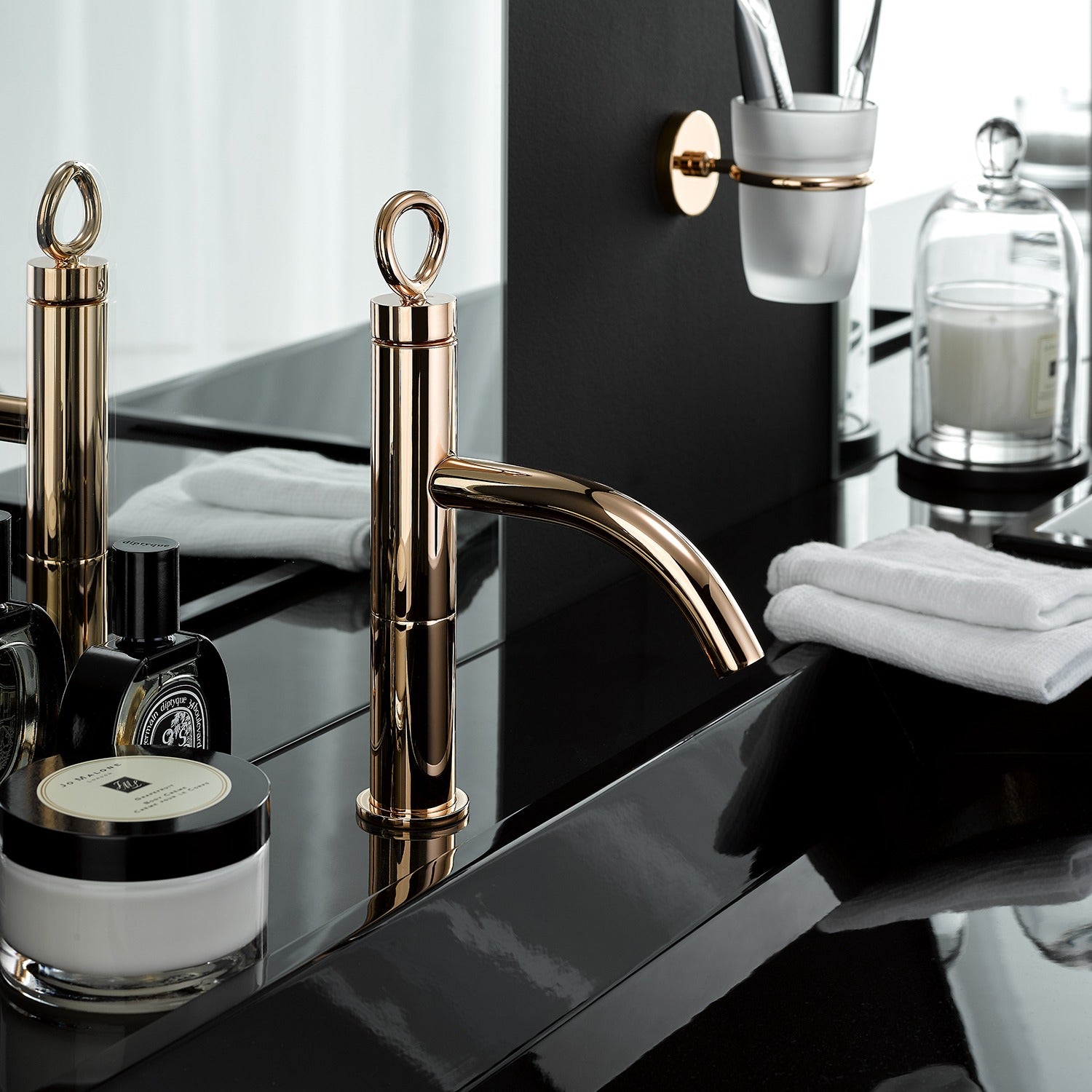 THG Paris Collection O: 27 Renkte Lüks Banyo Armatürü