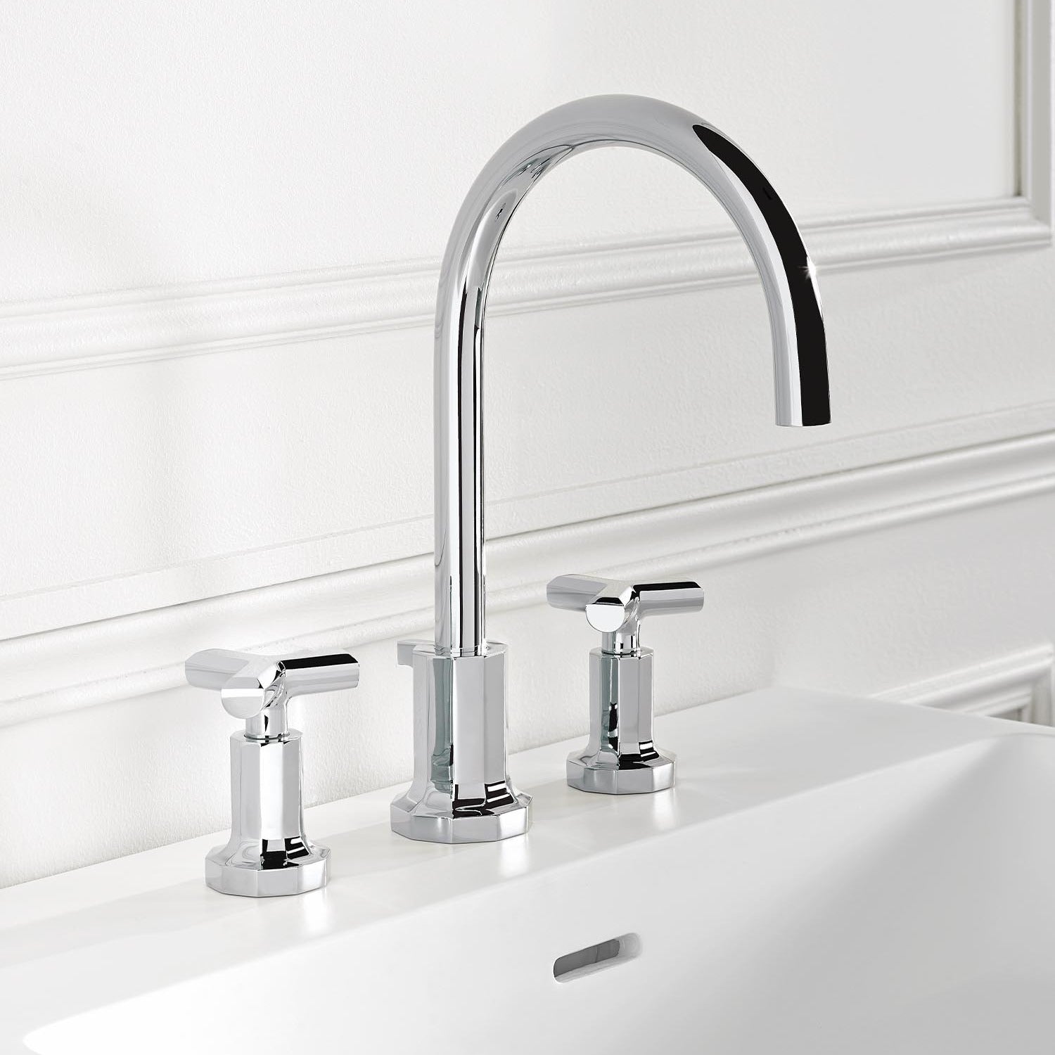 THG Paris Les Ondes: Kristal Facet Detaylı Lüks Banyo Armatürü