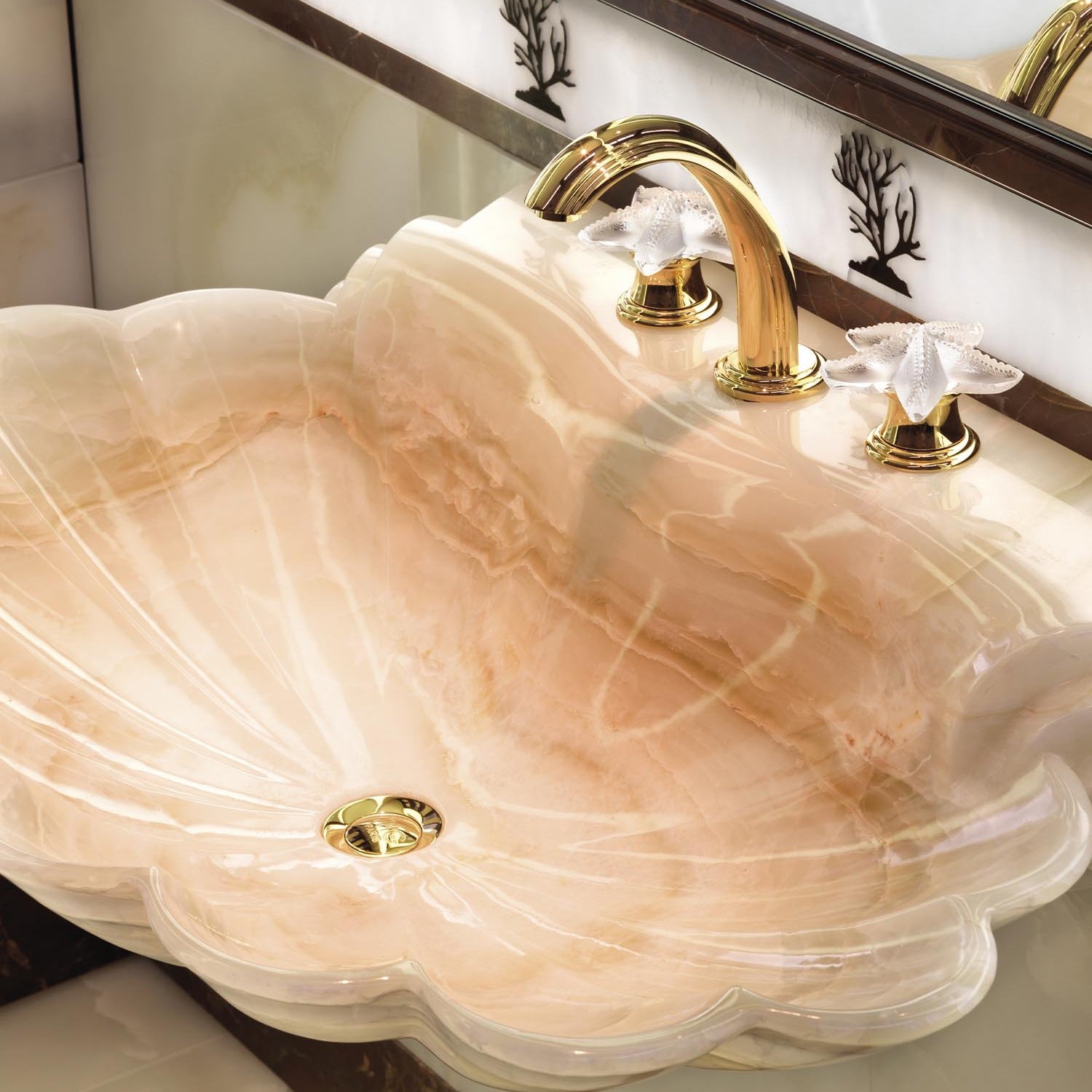 THG Paris Océania: Lalique Kristaliyle Lüks Banyo Armatürü