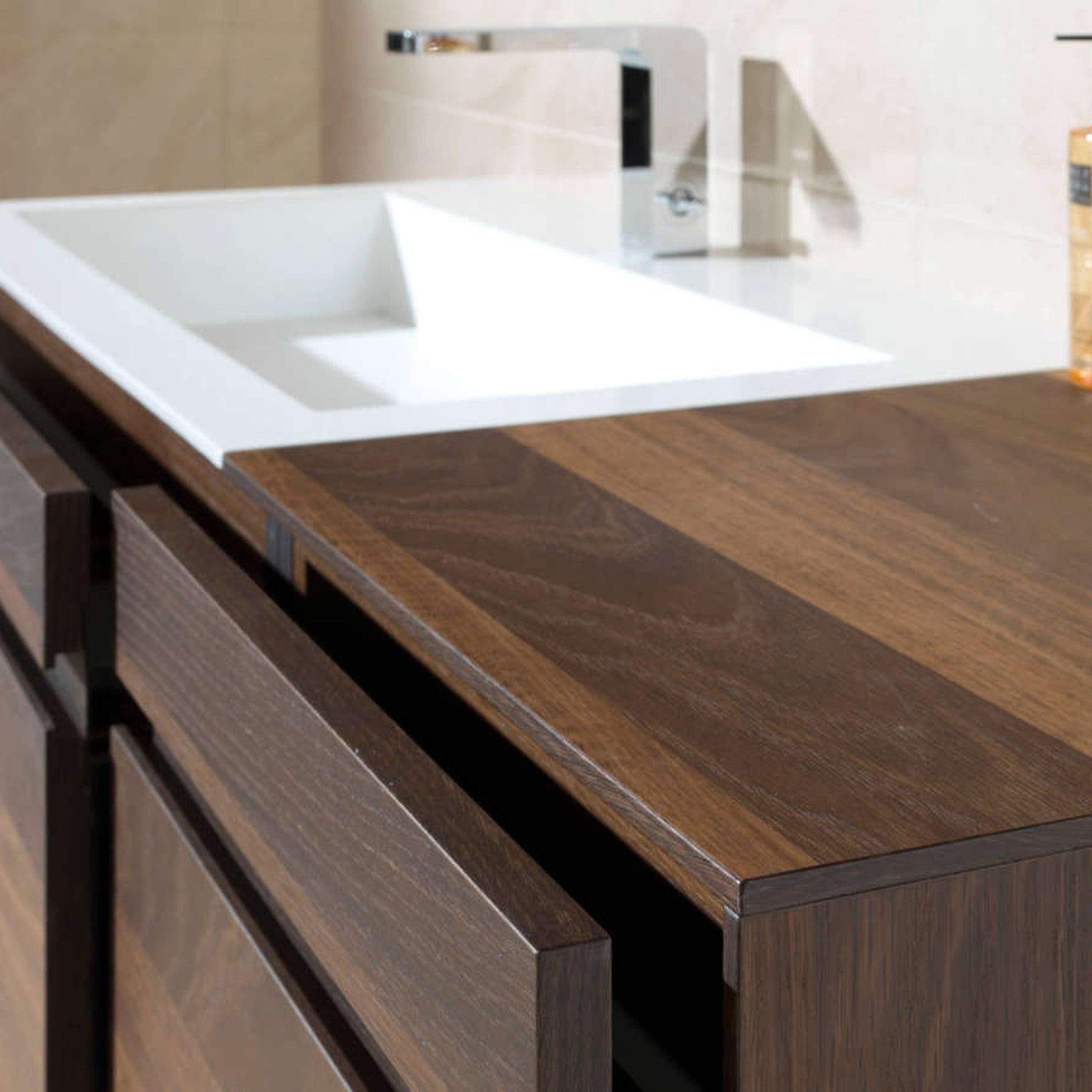 GAMA Decor Dess: Modüler Lüks Banyo Mobilyası Koleksiyonu