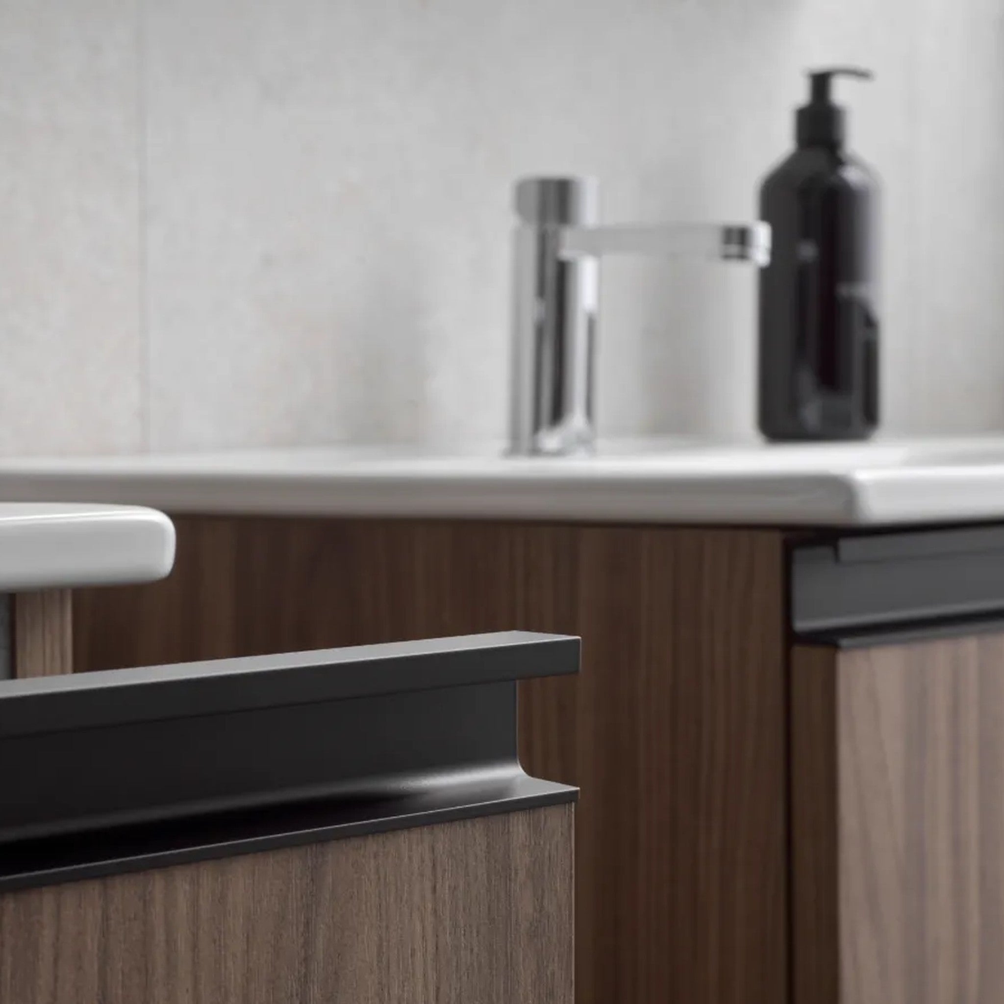 GAMA Decor Mega Banyo Mobilyası: Saf Çizgiler, Geniş Hacim