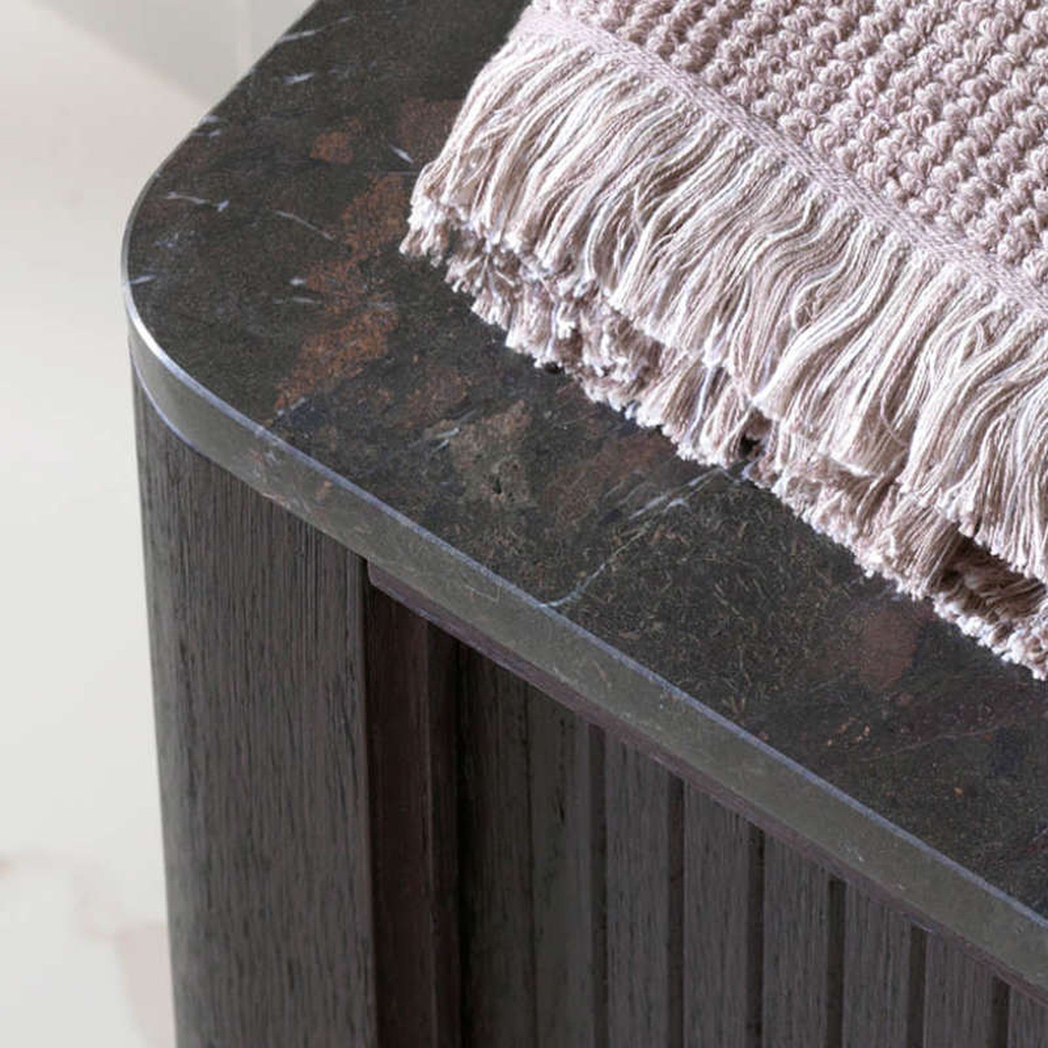 GAMA Decor Blind: Minimalist Çizgilerle Yeniden Doğan Banyo Mobilyası