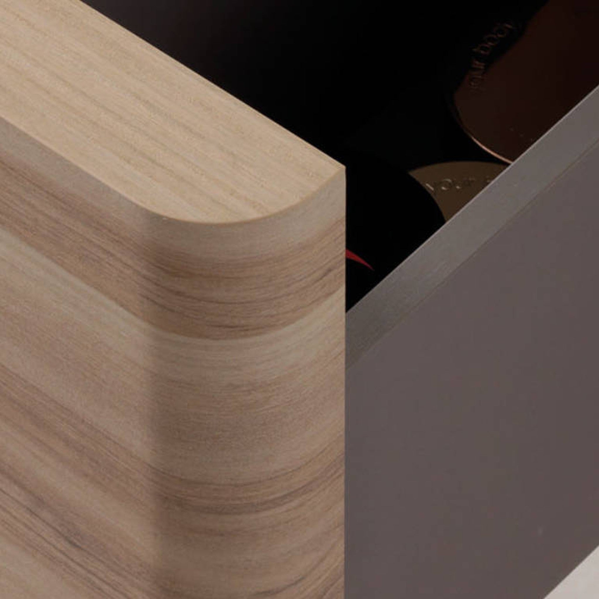 GAMA Decor Radio: Kompakt Banyo Mobilyasında Kıvrımlı Form Sanatı