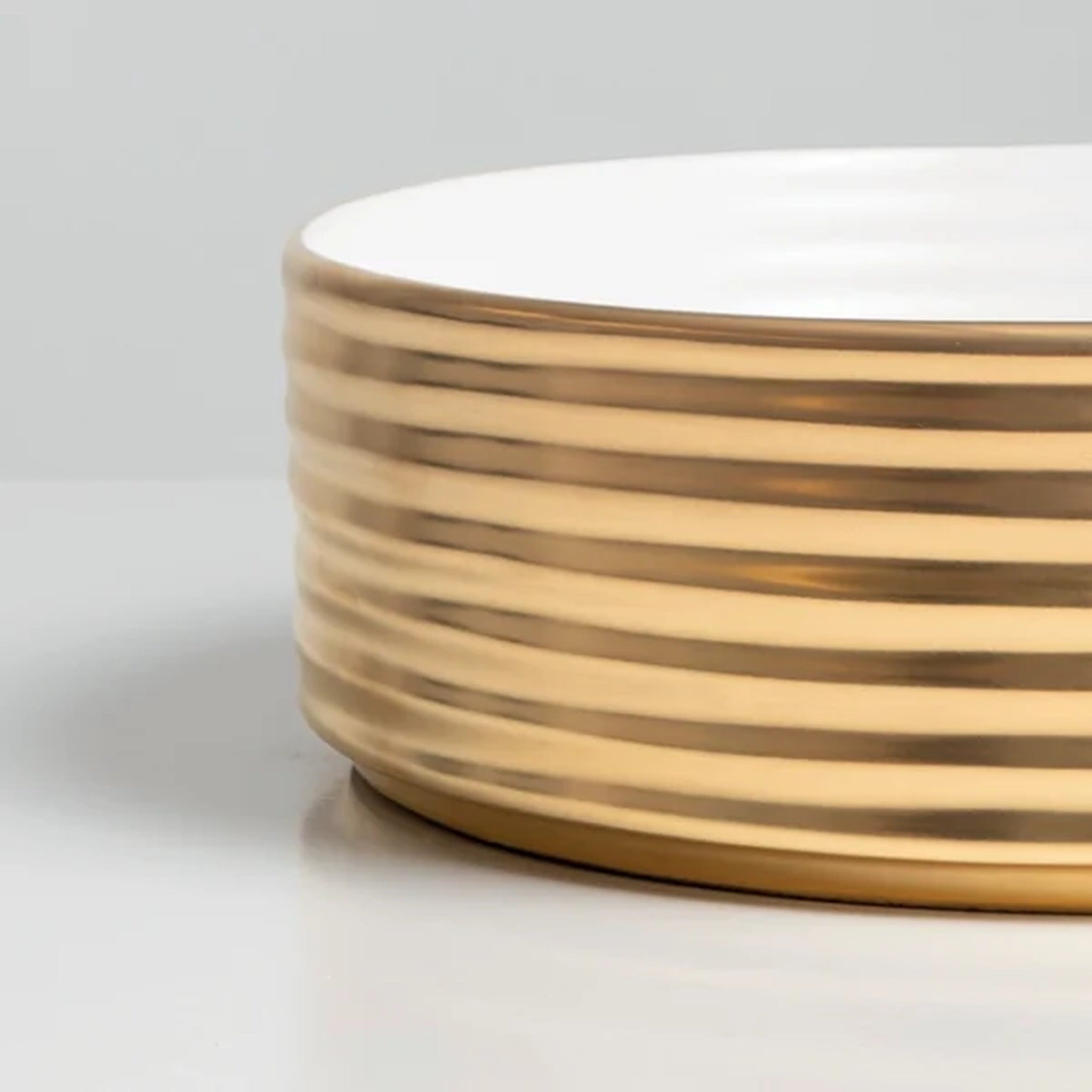 Terzofoco Ring: El Yapımı Seramik Lavabo Koleksiyonu