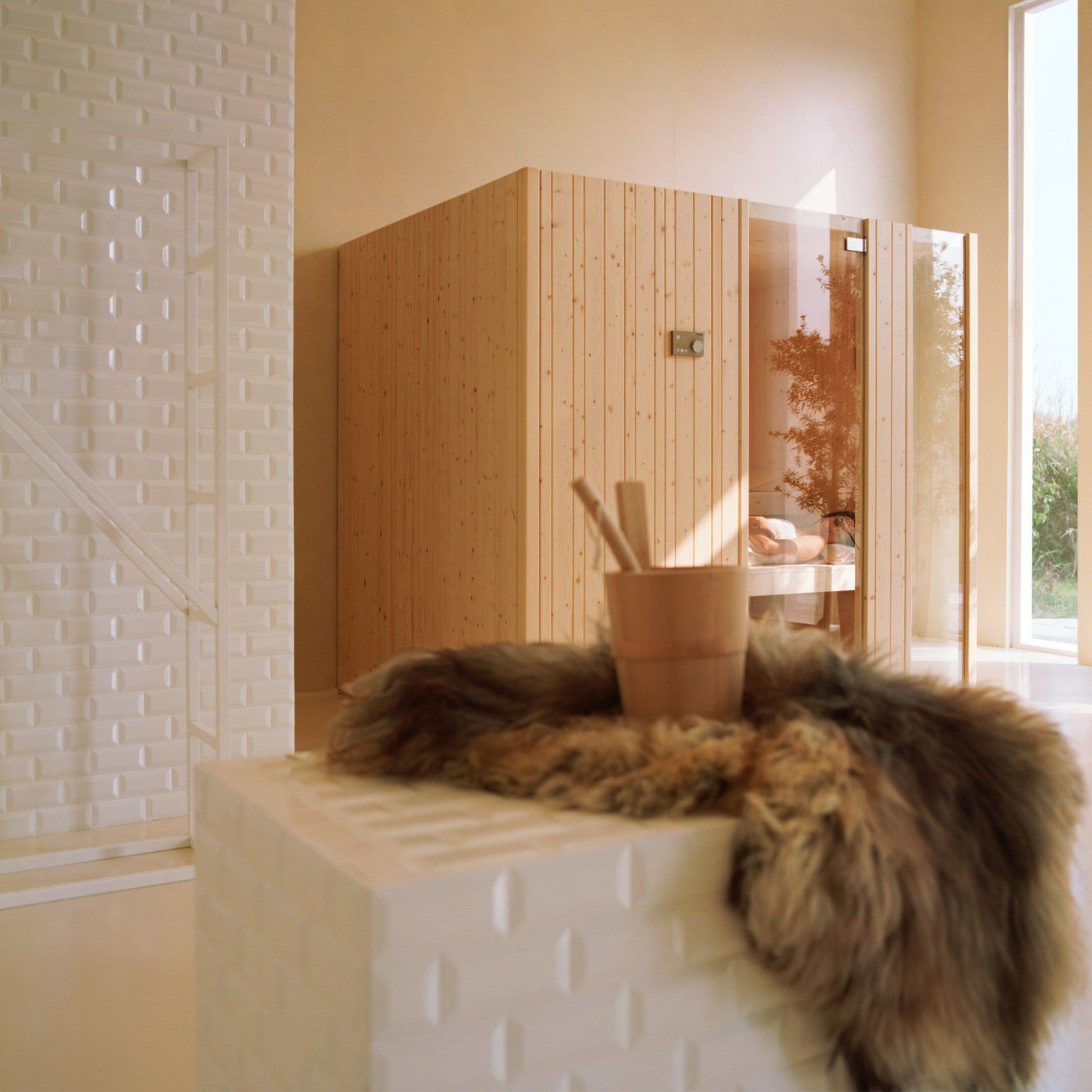 Effe Auki Sauna: Cam ve Ahşabın Lüks Buluşması