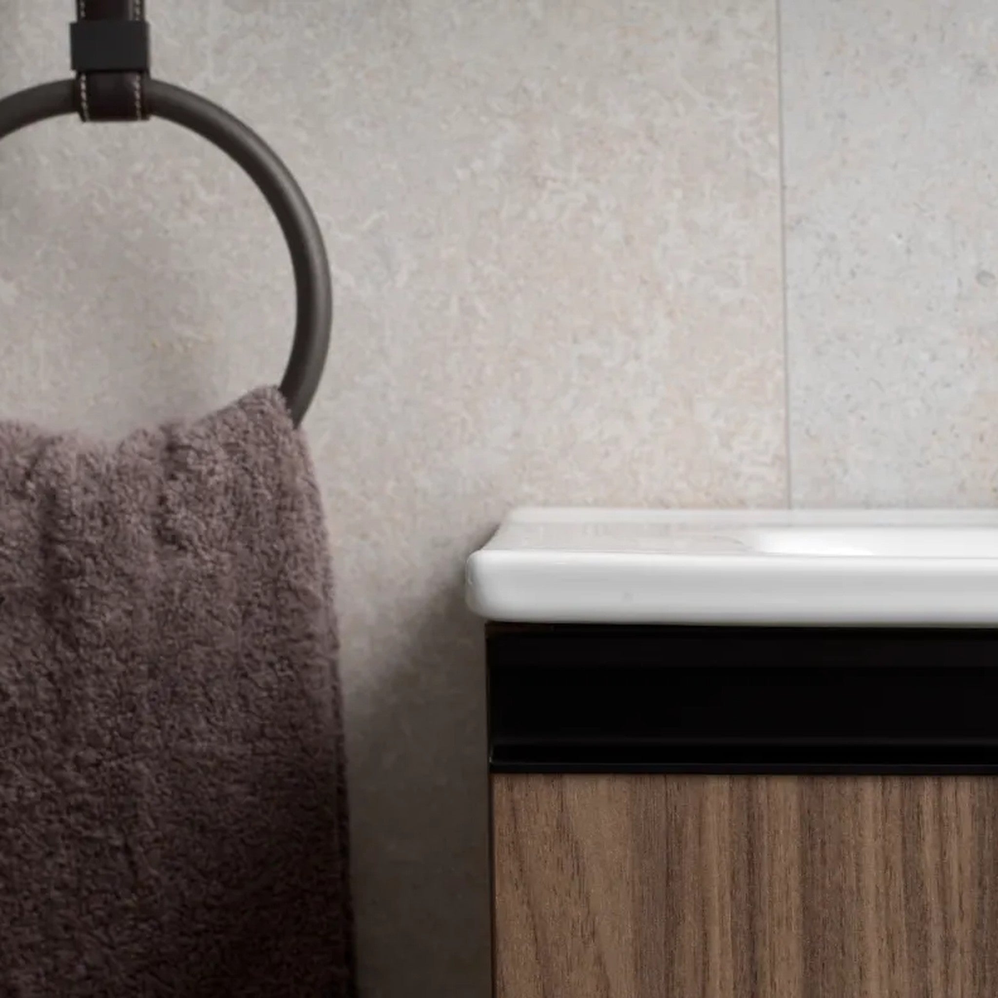 GAMA Decor Mega Banyo Mobilyası: Saf Çizgiler, Geniş Hacim