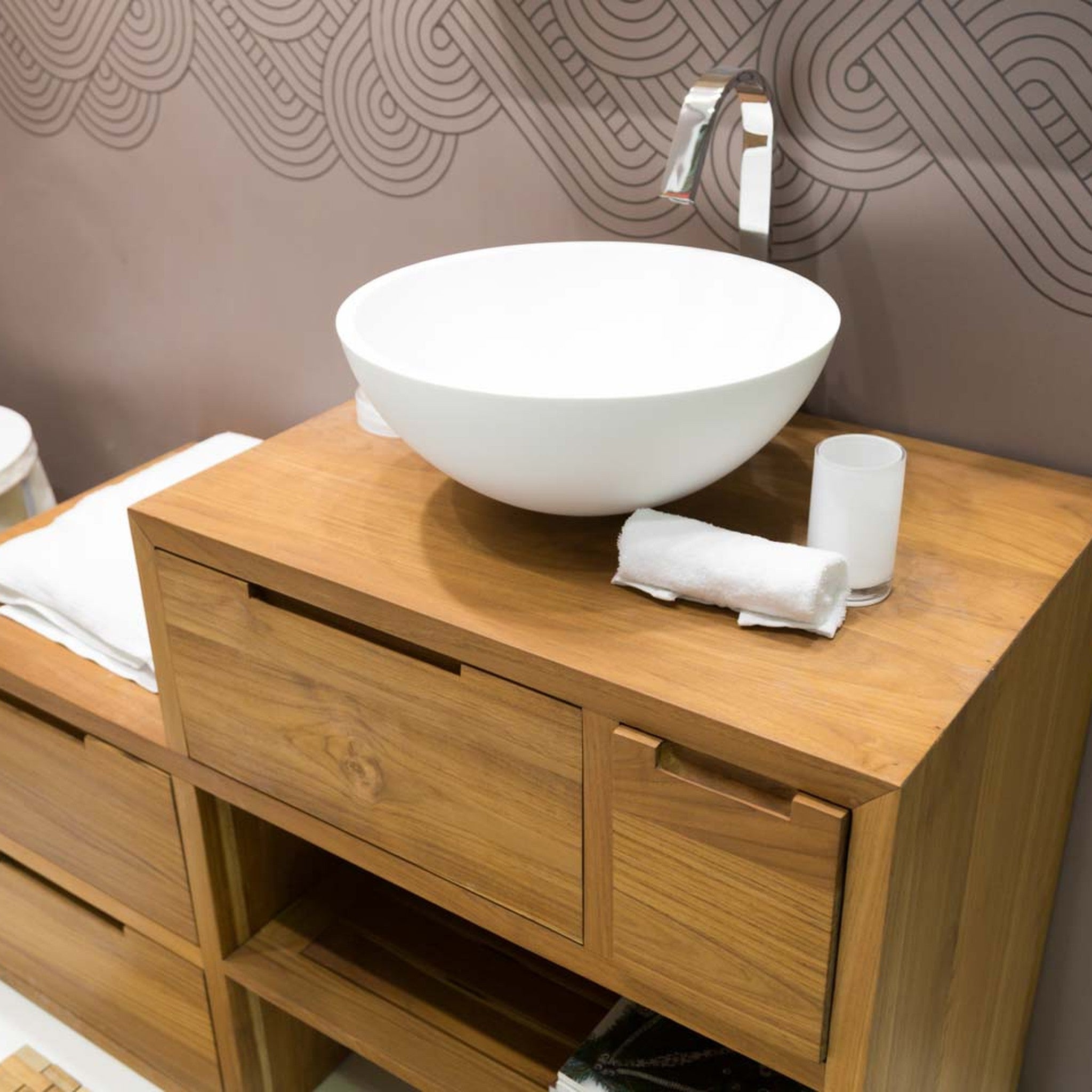 Cipì Spot: İnce Kenarlı Tezgah Üstü Lavabo Koleksiyonu