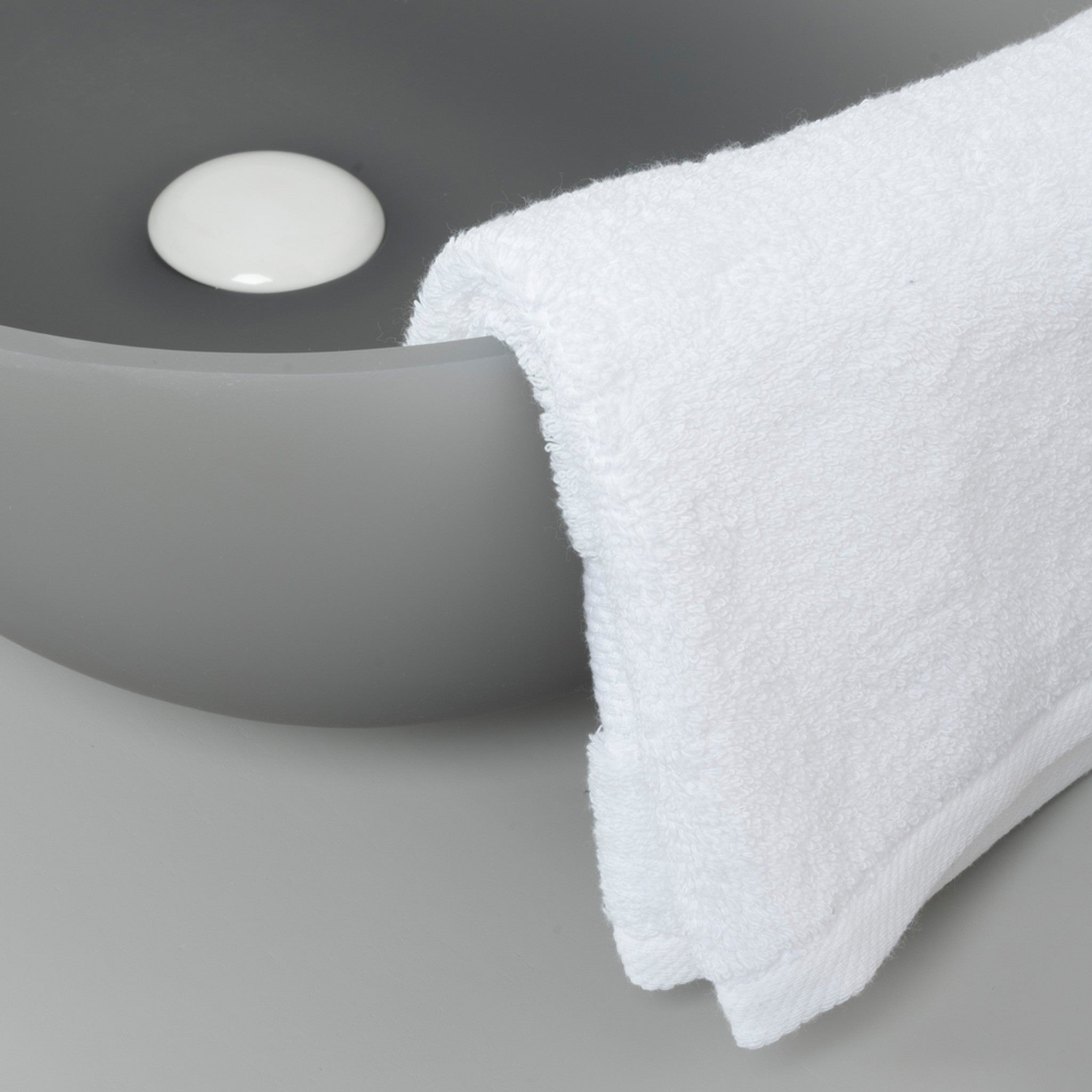 Cipì Snob 2.0: El Baskısı Reçineden Yüzey Lavabo Koleksiyonu