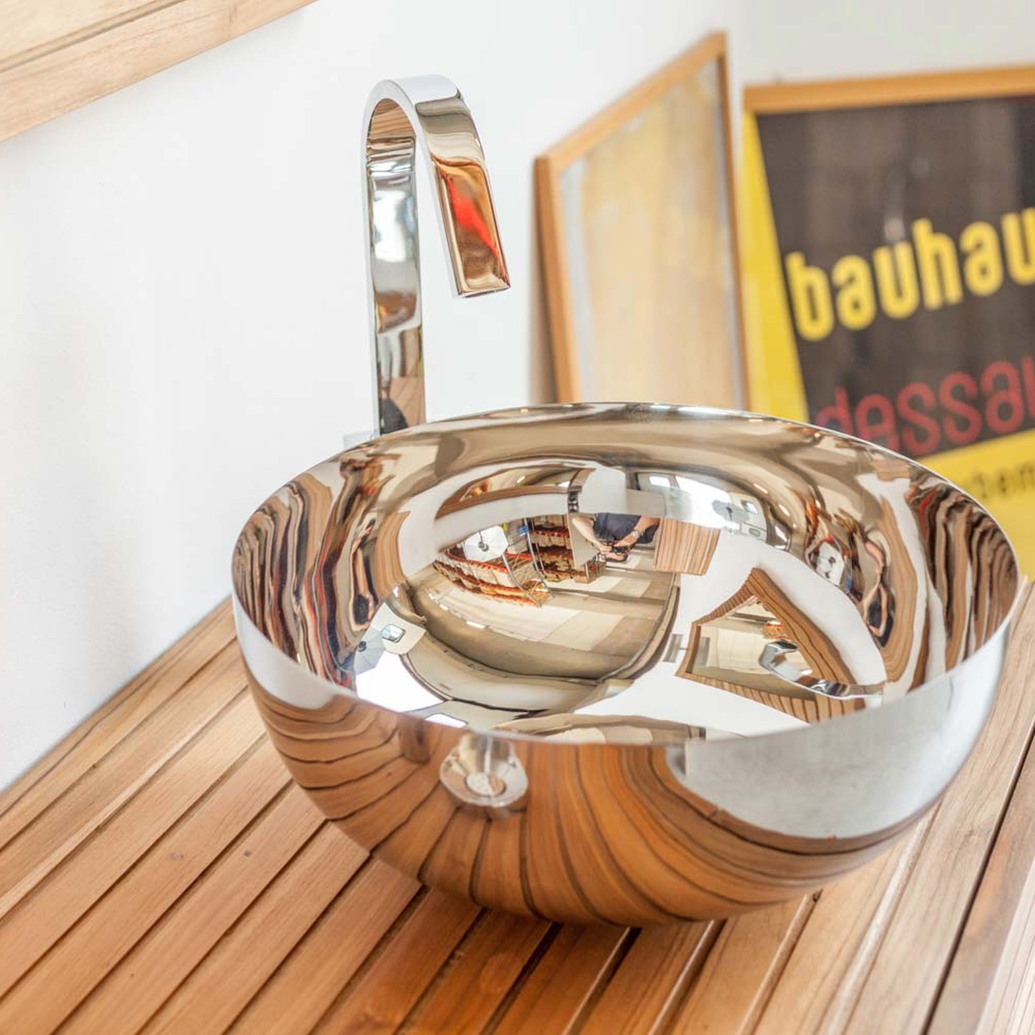 Cipì Loft Metal Lavabo: Krom Kâse Formuyla Tezgah Üstü Zarafet