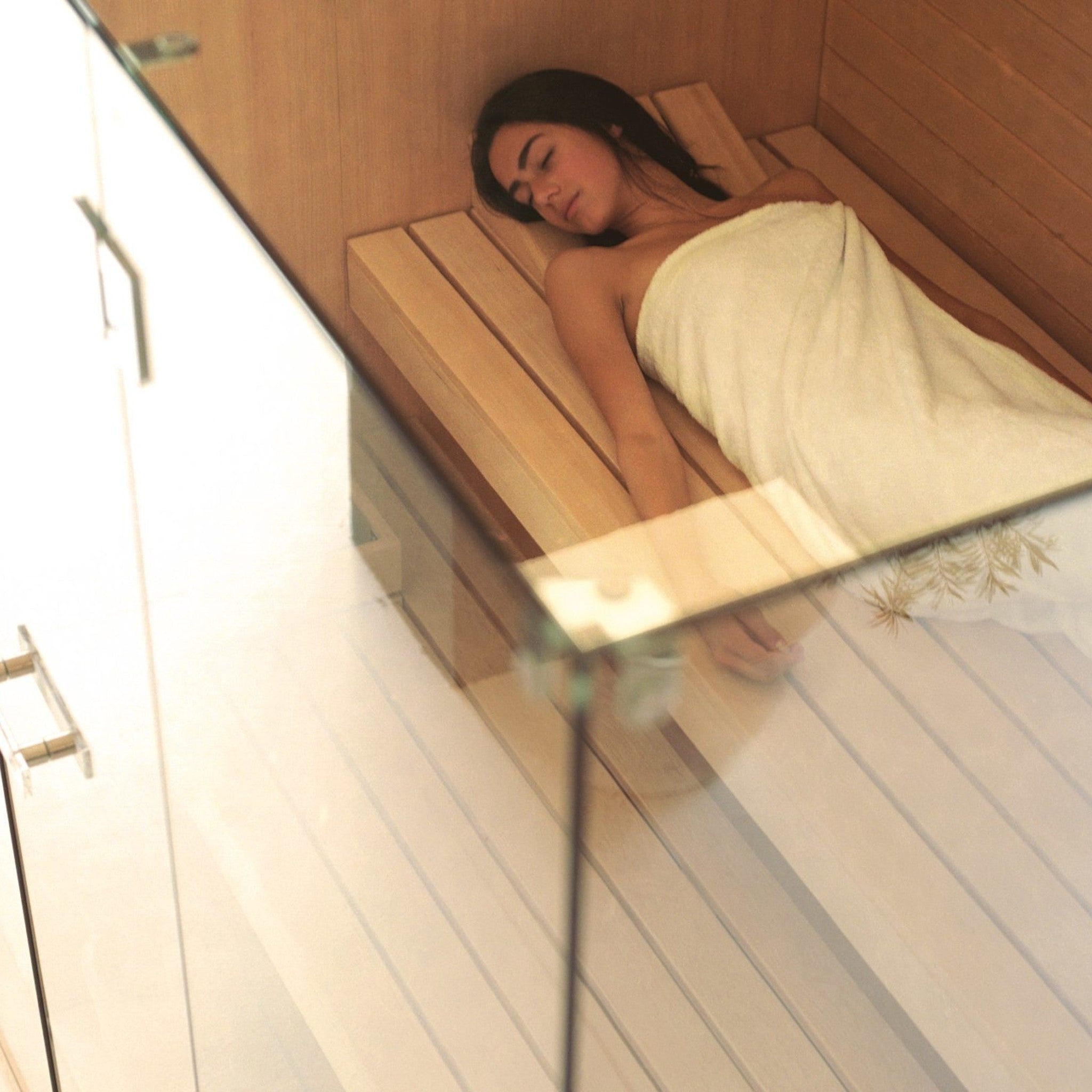 Effe Sky Corner Lüks Sauna: Işık ve Ahşabın Buluştuğu Kaçış